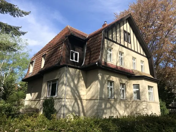 Hochwertig möbelierte Wohnung mit privatem Garten + Balkon in der Villenkolonie Berlin Lichterfelde — photo 1